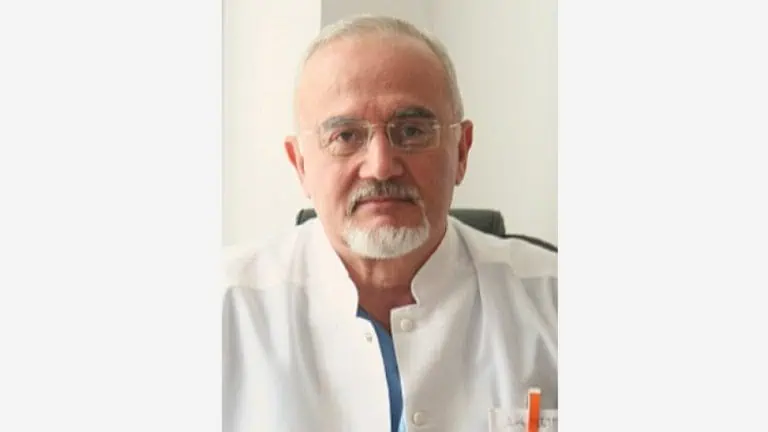 Проф. д-р Веселин Петров