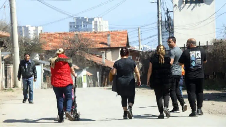 https://bnr.bg/post/101488603/dean-kolev-mediatorite-trabva-da-badat-ubedeni-kolko-e-vajna-vaksinaciata