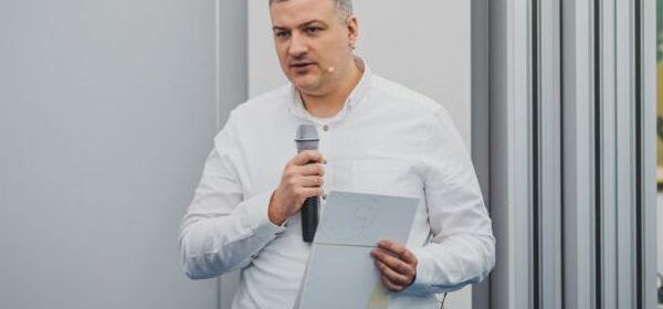 Д-р Иван Вецев