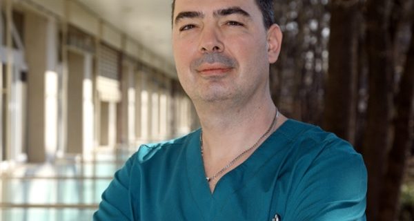 д-р Васил Козаров