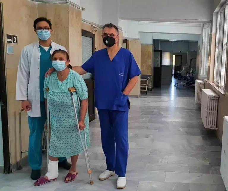 проф. Пламен Кинов (вдясно)