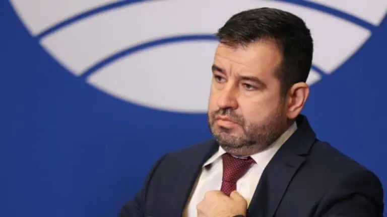 Момчил Мавров