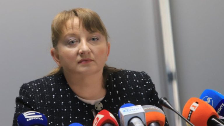 министър Деница Сачева