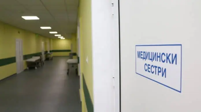 Всяка трета от работещите у нас медицински сестри е над 65-годишна