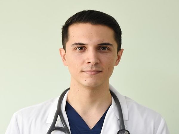 Д-р Мустафа Ходжов