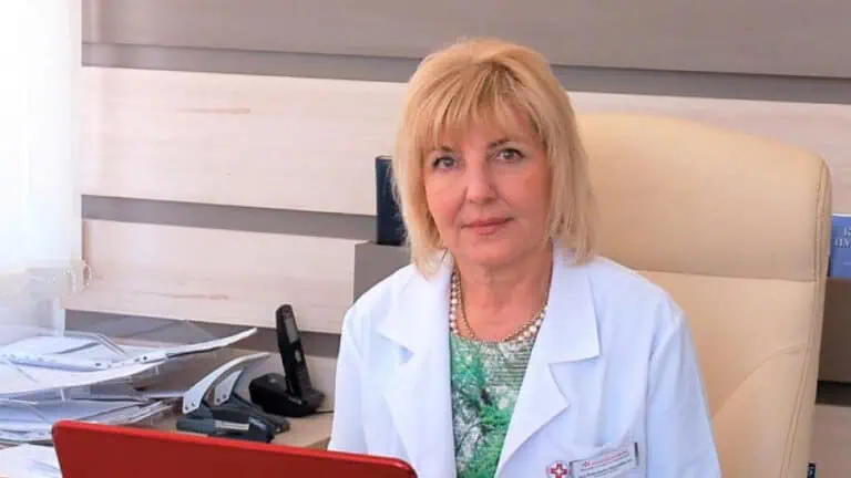 Проф. Елисавета Наумова