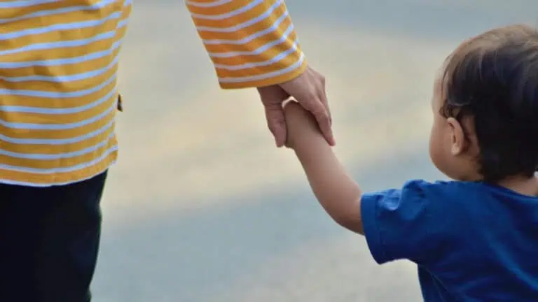 Приложение с изкуствен интелект помага на младите майки