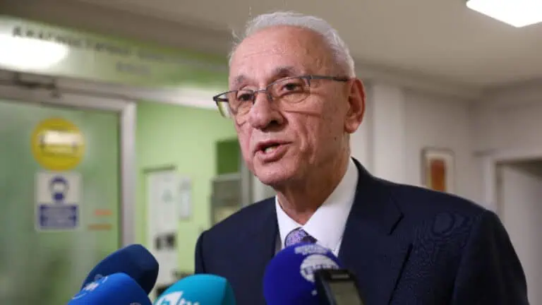 Министър Силви Кирилов прие оставката на Обществения съвет за Национална детска болница