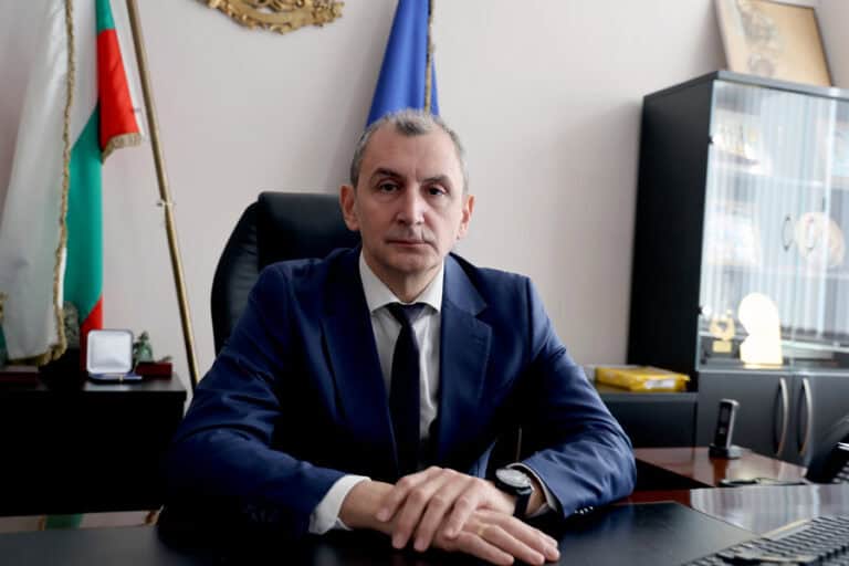 Министър Околийски прекрати обществена поръчка за охрана на обекти на МЗ